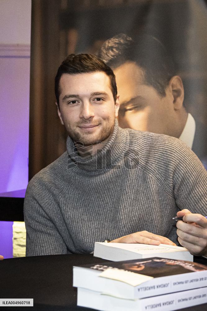Jordan Bardella Book Signing - Escaudœuvres