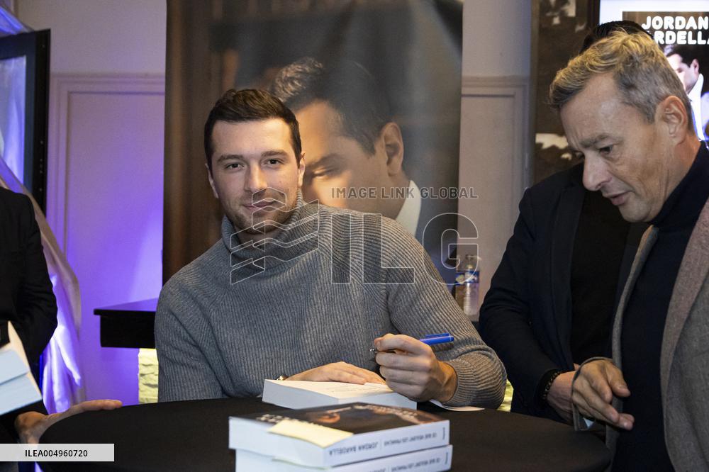 Jordan Bardella Book Signing - Escaudœuvres