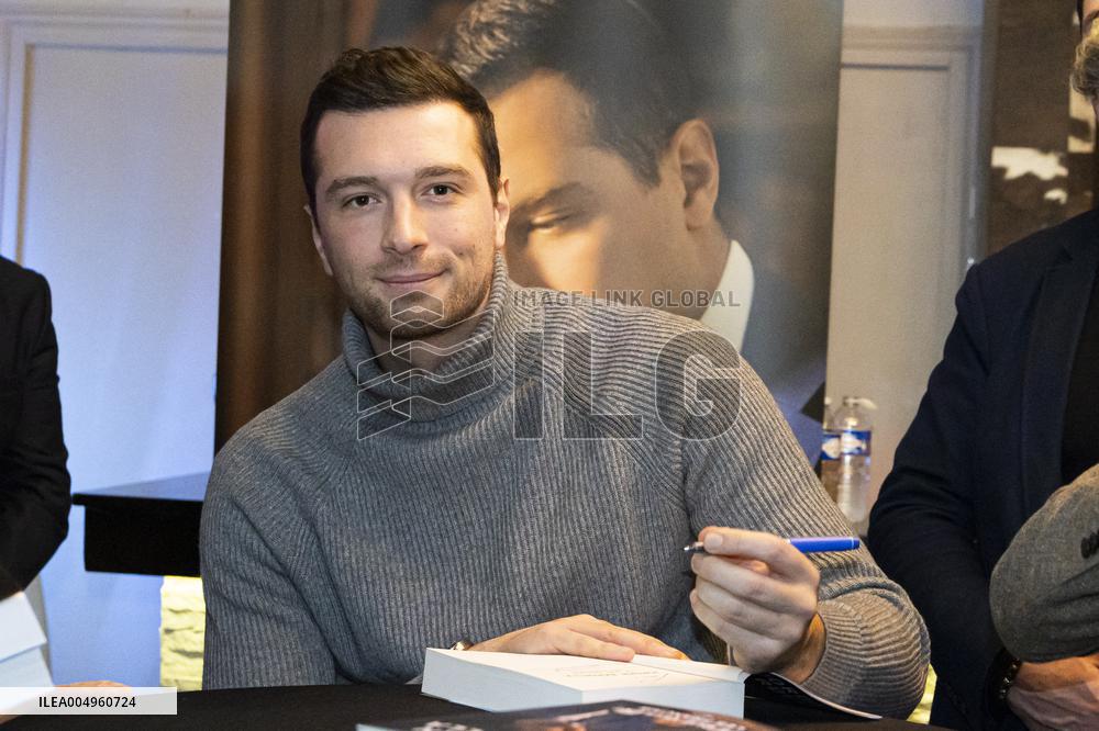 Jordan Bardella Book Signing - Escaudœuvres