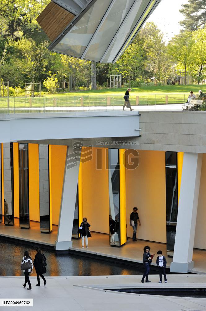 FRANCE, PARIS (75) BOIS DE BOULOGNE, LOUIS VUITTON FOUNDATION, BY THE ARCHITECT FRANK GEHRY