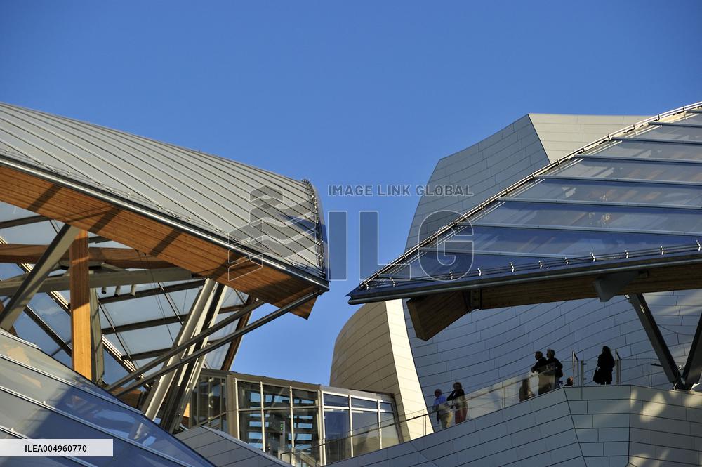FRANCE, PARIS (75) BOIS DE BOULOGNE, LOUIS VUITTON FOUNDATION, BY THE ARCHITECT FRANK GEHRY