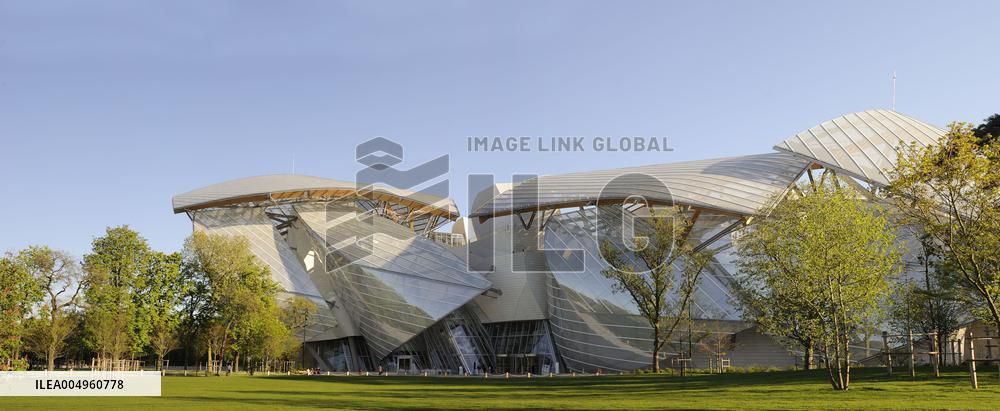 FRANCE, PARIS (75) BOIS DE BOULOGNE, LOUIS VUITTON FOUNDATION, BY THE ARCHITECT FRANK GEHRY