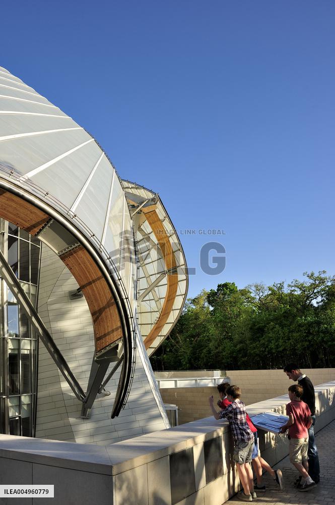 FRANCE, PARIS (75) BOIS DE BOULOGNE, LOUIS VUITTON FOUNDATION, BY THE ARCHITECT FRANK GEHRY