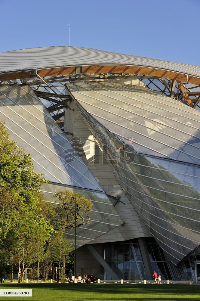 FRANCE, PARIS (75) BOIS DE BOULOGNE, LOUIS VUITTON FOUNDATION, BY THE ARCHITECT FRANK GEHRY