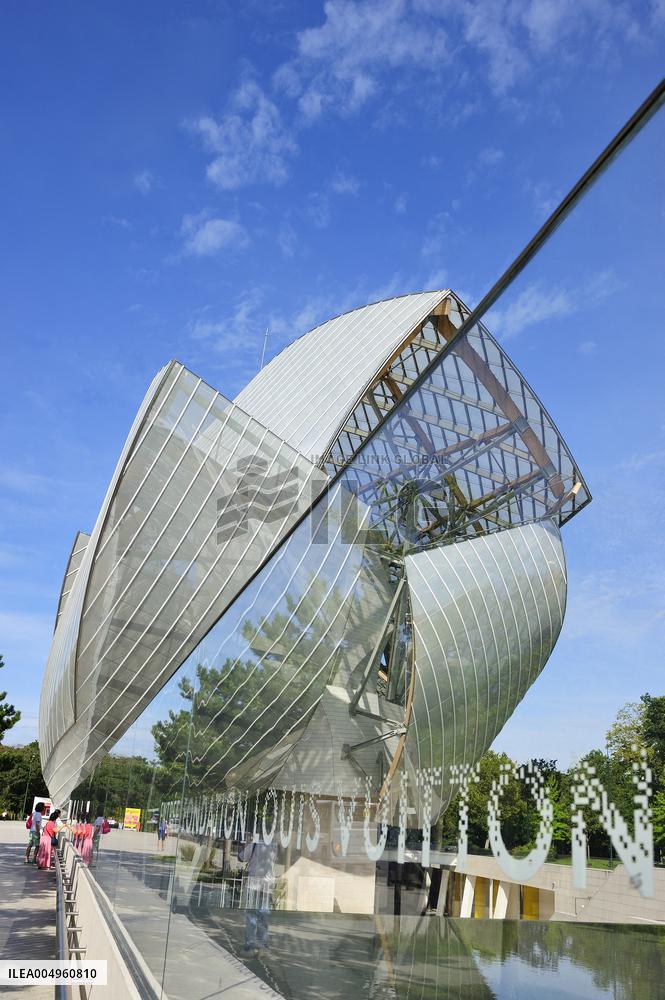 FRANCE, PARIS (75) 16TH DISTRICT, FONDATION LOUIS VUITTON, BY THE ARCHITECT FRANK GERHY IN 2014, LOCATED IN BOIS DE BOULGNE AND