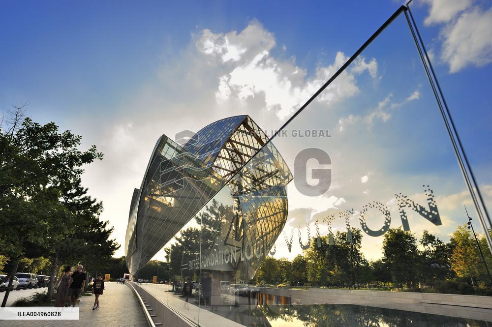 FRANCE, PARIS (75) 16TH DISTRICT, FONDATION LOUIS VUITTON, BY THE ARCHITECT FRANK GERHY IN 2014, LOCATED IN BOIS DE BOULGNE AND