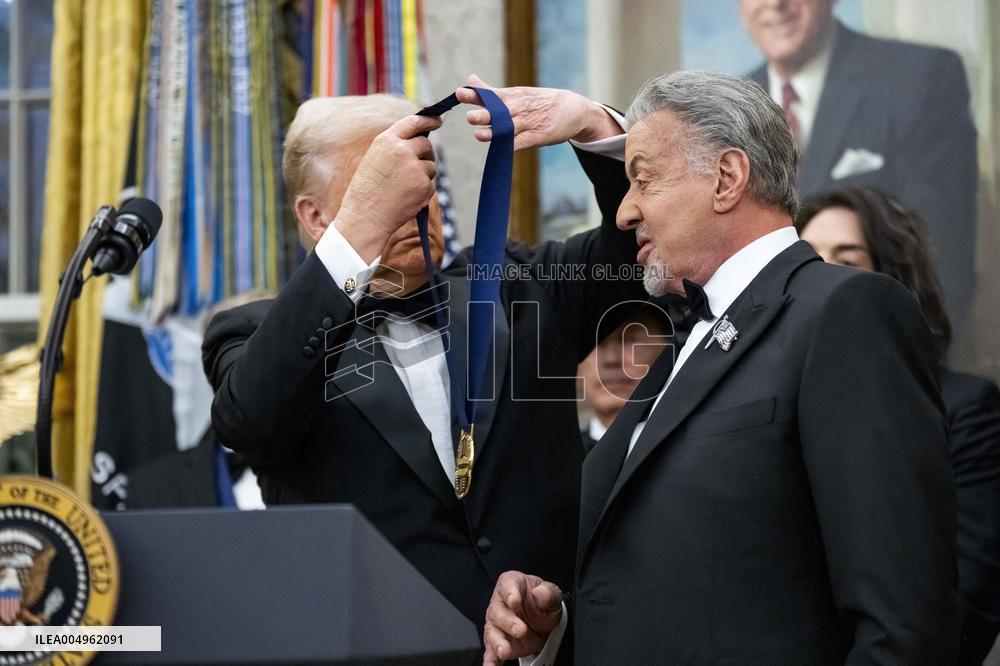President Donald Trump Awards 2025 Kennedy Center Honorees With Medallions