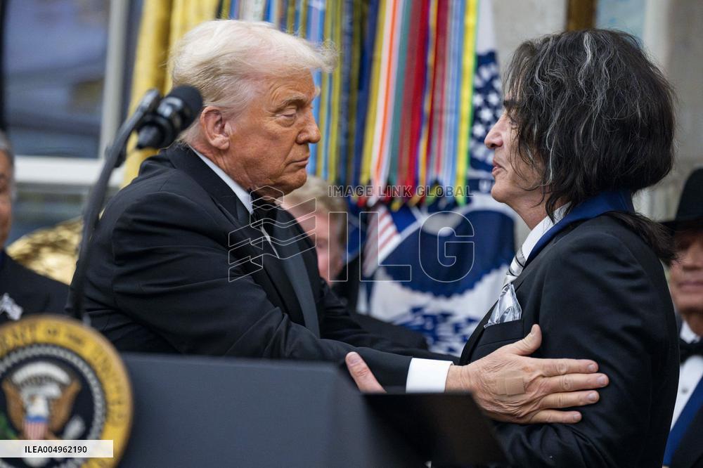 President Donald Trump Awards 2025 Kennedy Center Honorees With Medallions