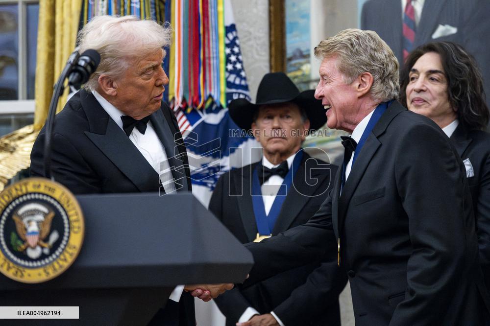 President Donald Trump Awards 2025 Kennedy Center Honorees With Medallions