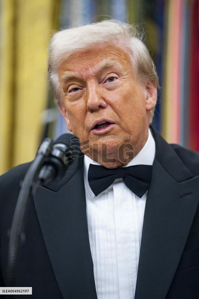 President Donald Trump Awards 2025 Kennedy Center Honorees With Medallions