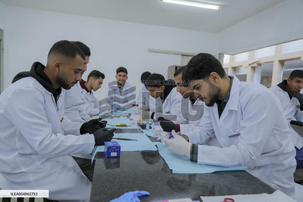 Al Azhar University in Gaza Reopens Dentistry Faculty - Palestine