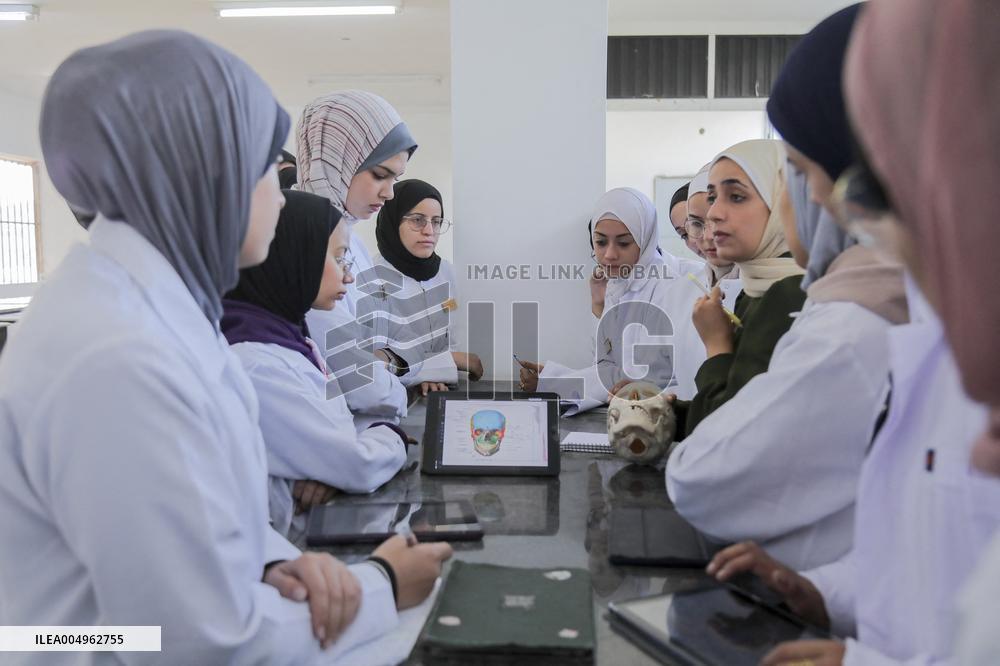 Al Azhar University in Gaza Reopens Dentistry Faculty - Palestine