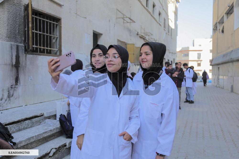 Al Azhar University in Gaza Reopens Dentistry Faculty - Palestine