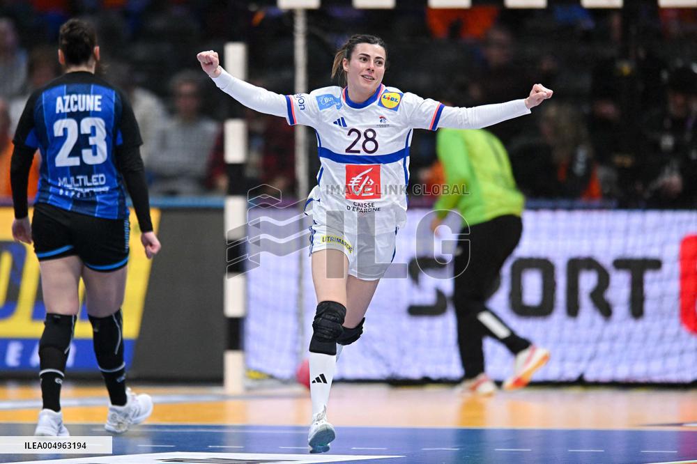 IHF Women's Handball World Championship - Argentina v France