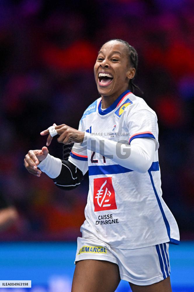 IHF Women's Handball World Championship - Argentina v France