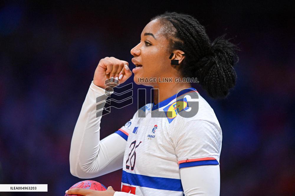 IHF Women's Handball World Championship - Argentina v France