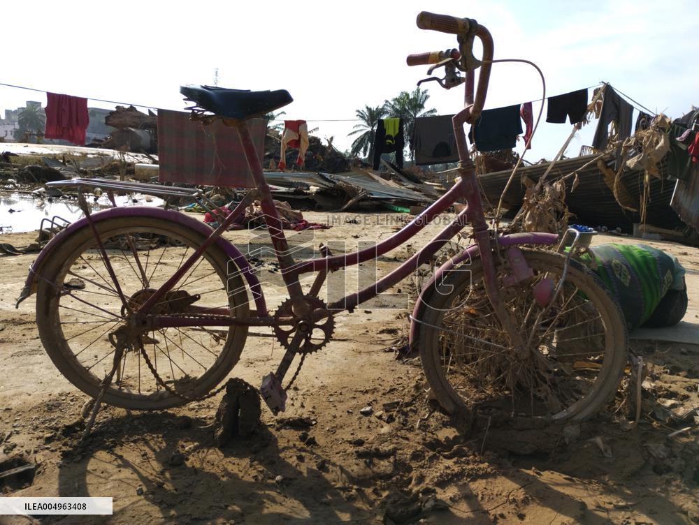 Death Toll From Devastating Floods Passes 900 - Indonesia