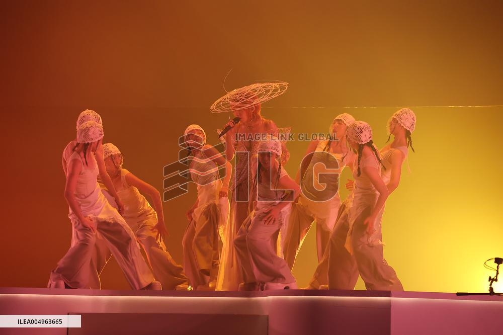 Female Singer Pei Yu Hung Concert in Taipei