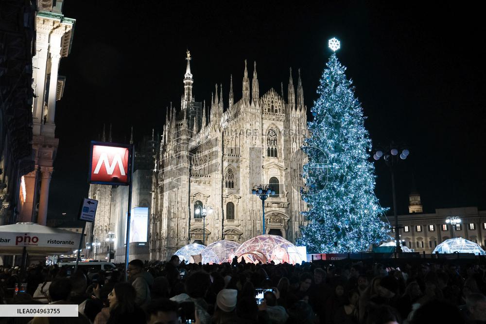 Christmas Tree Lighting Ceremony - Milan