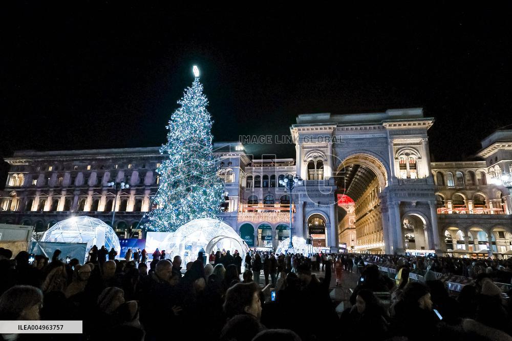 Christmas Tree Lighting Ceremony - Milan