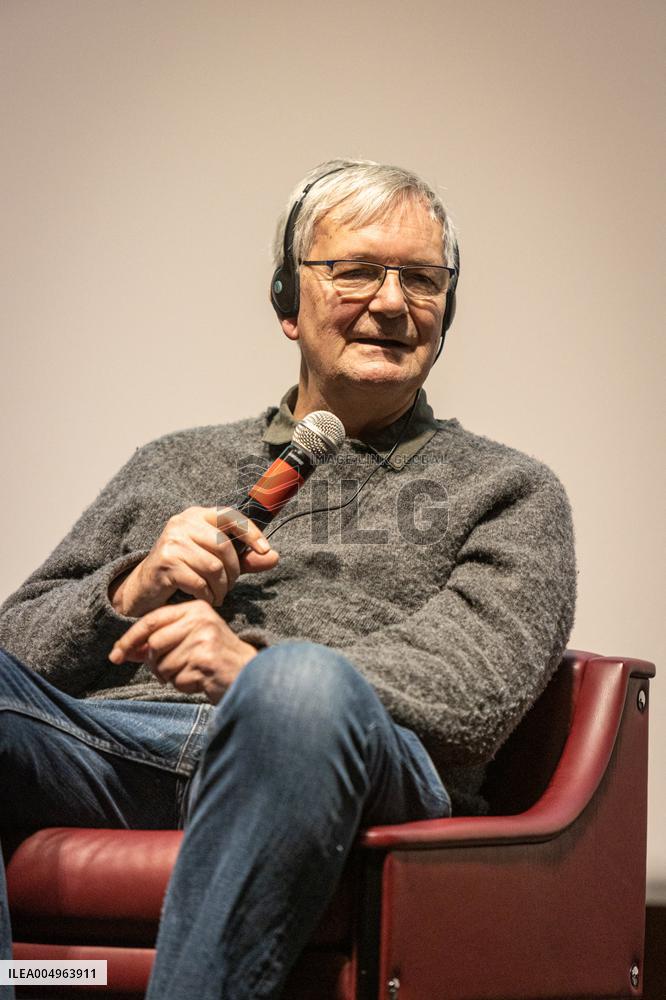 British Photographer Martin Parr Dies at 73