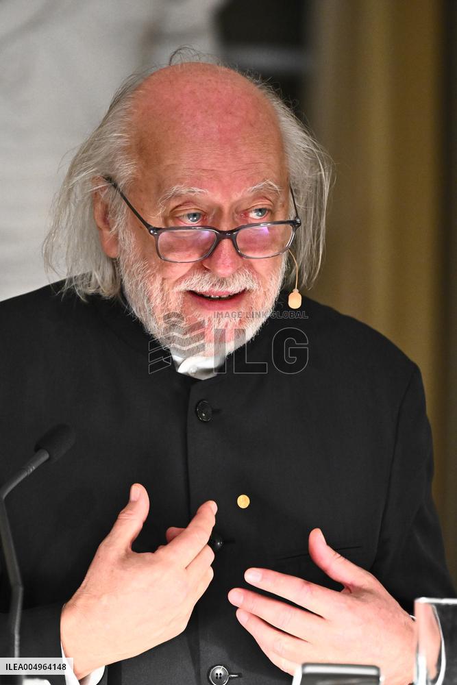 NOBEL LECTURE LITERATURE 2025