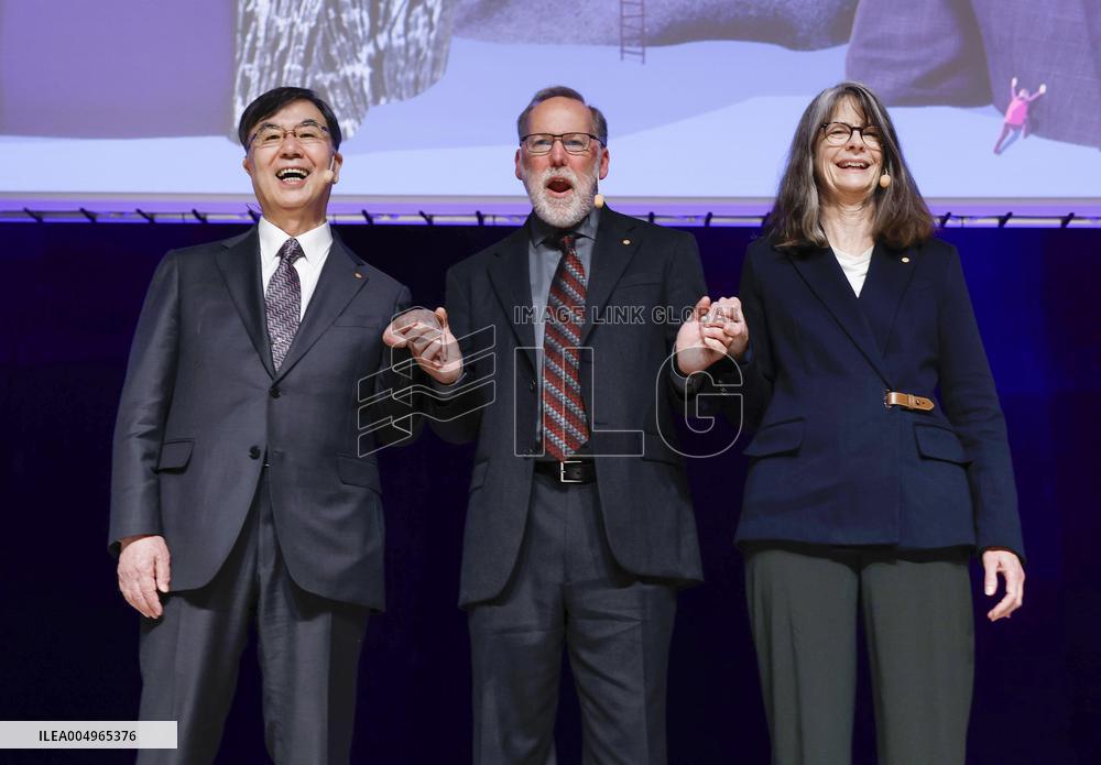 Nobel laureate Sakaguchi in Stockholm