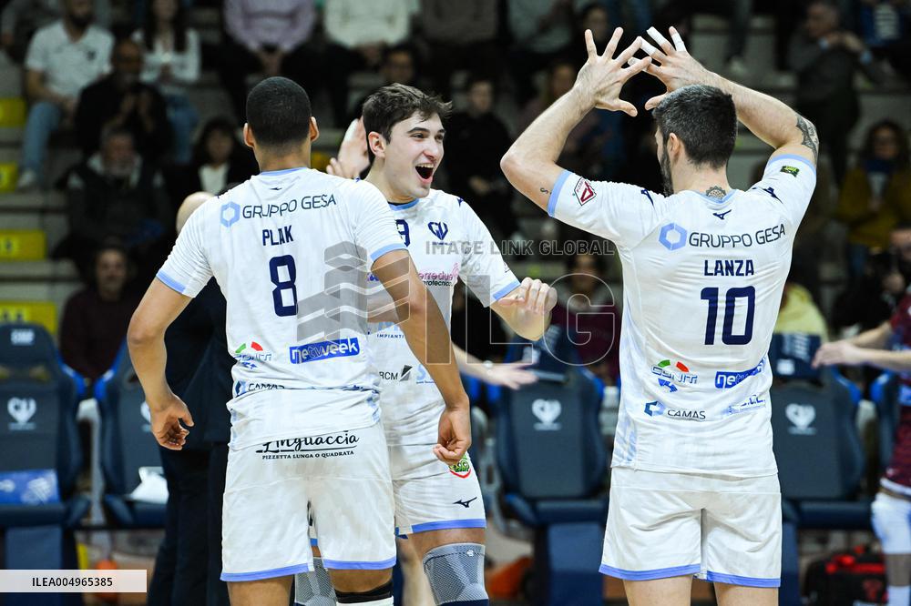 VOLLEY - Superlega Serie A - Cisterna Volley vs Gas Sales Bluenergy Piacenza 1-3 (25-21, 23-25,22-25,18-25)