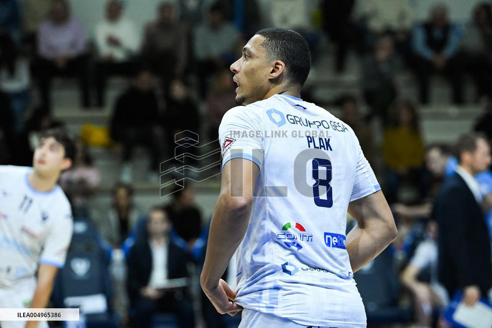 VOLLEY - Superlega Serie A - Cisterna Volley vs Gas Sales Bluenergy Piacenza 1-3 (25-21, 23-25,22-25,18-25)