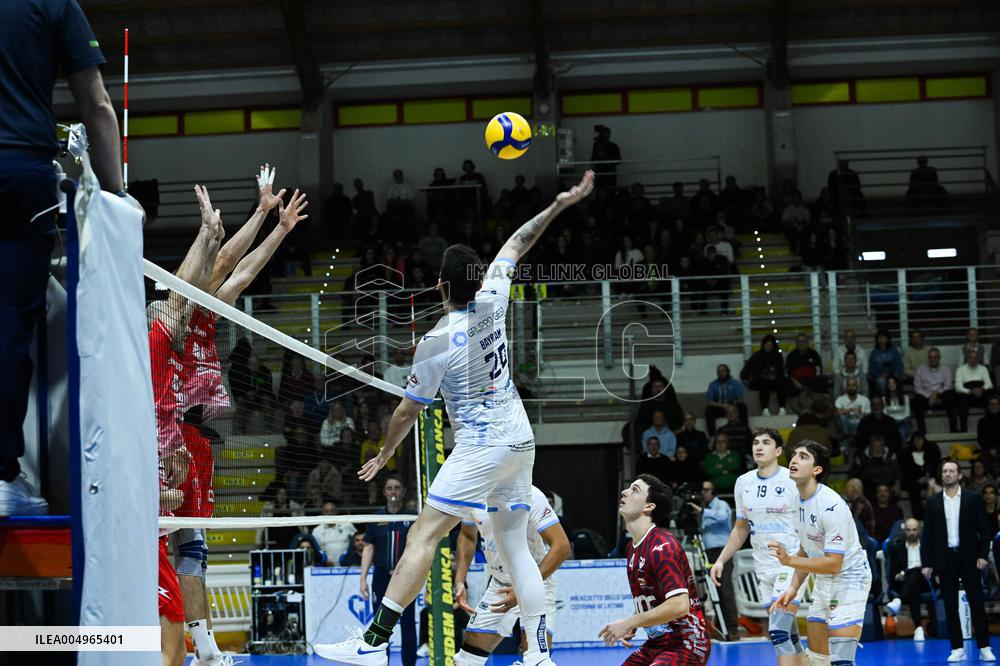 VOLLEY - Superlega Serie A - Cisterna Volley vs Gas Sales Bluenergy Piacenza 1-3 (25-21, 23-25,22-25,18-25)