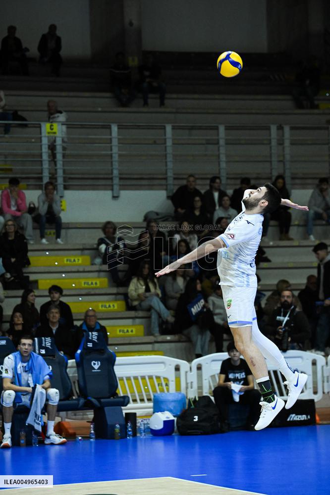 VOLLEY - Superlega Serie A - Cisterna Volley vs Gas Sales Bluenergy Piacenza 1-3 (25-21, 23-25,22-25,18-25)