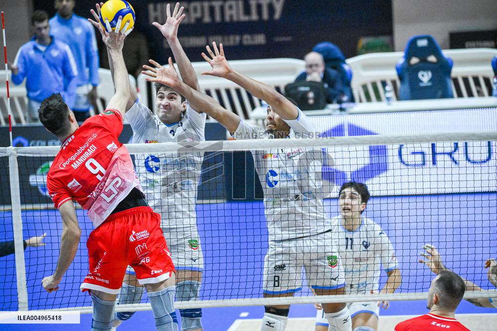 VOLLEY - Superlega Serie A - Cisterna Volley vs Gas Sales Bluenergy Piacenza 1-3 (25-21, 23-25,22-25,18-25)