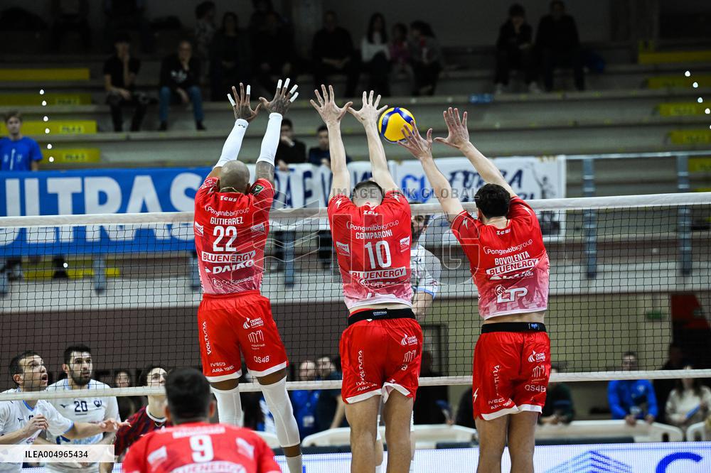 VOLLEY - Superlega Serie A - Cisterna Volley vs Gas Sales Bluenergy Piacenza 1-3 (25-21, 23-25,22-25,18-25)