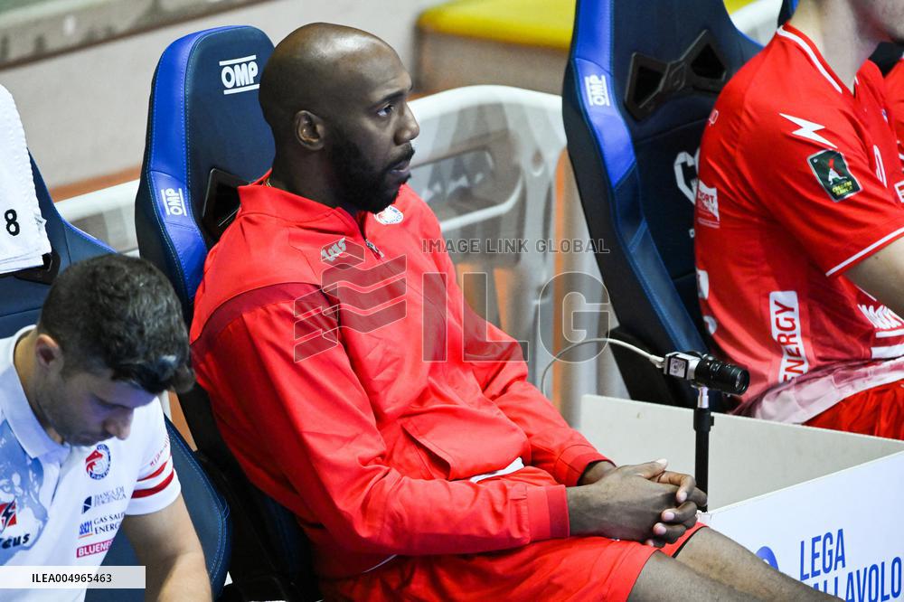 VOLLEY - Superlega Serie A - Cisterna Volley vs Gas Sales Bluenergy Piacenza 1-3 (25-21, 23-25,22-25,18-25)