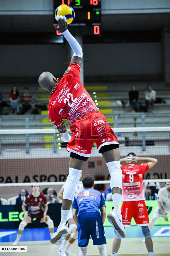 VOLLEY - Superlega Serie A - Cisterna Volley vs Gas Sales Bluenergy Piacenza 1-3 (25-21, 23-25,22-25,18-25)