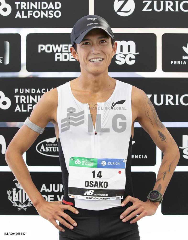 Athletics: Osako sets new Japan record at Valencia Marathon