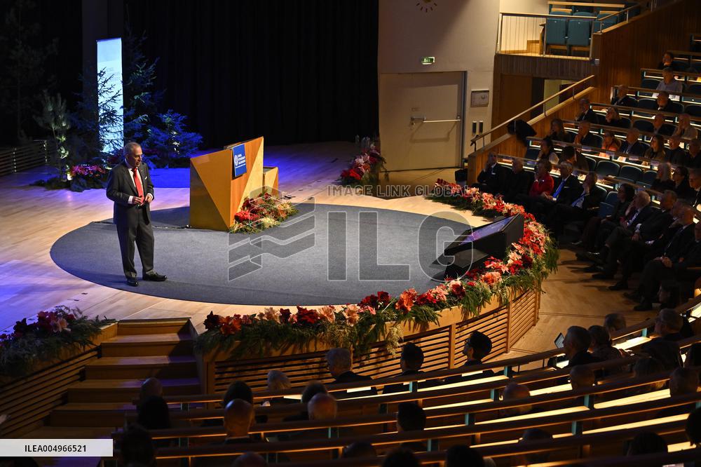 NOBEL LECTURE PHYSICS