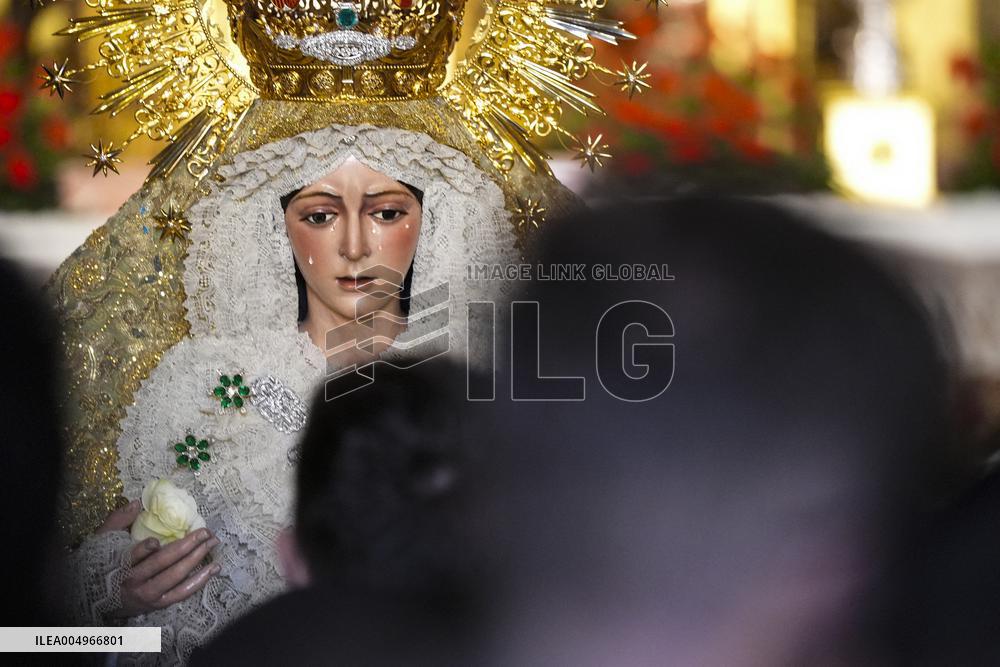 Santa Maria de la Esperanza Macarena Returns to Worship - Seville