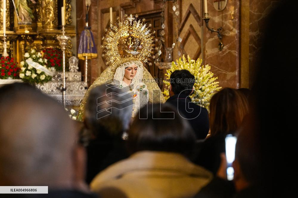 Santa Maria de la Esperanza Macarena Returns to Worship - Seville