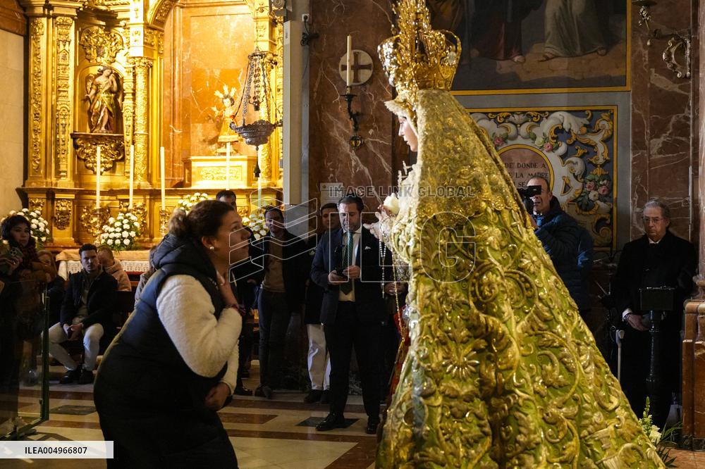 Santa Maria de la Esperanza Macarena Returns to Worship - Seville