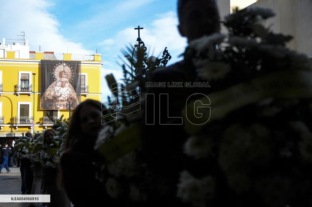 Santa Maria de la Esperanza Macarena Returns to Worship - Seville