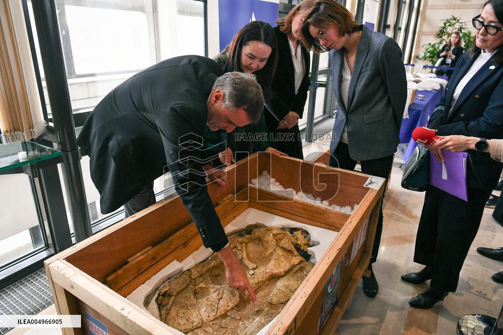 Return of prehistoric cultural property to the Mongolian authorities in Paris FA