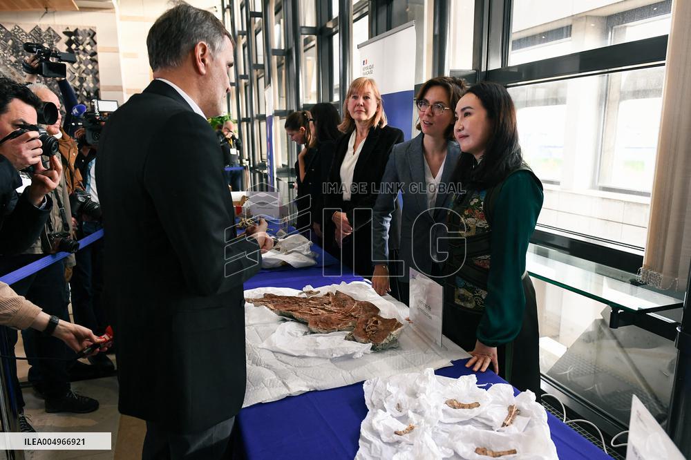 Return of prehistoric cultural property to the Mongolian authorities in Paris FA