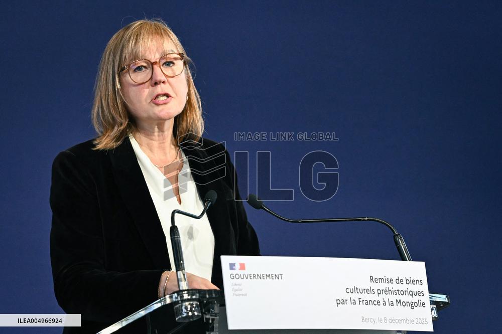 Return of prehistoric cultural property to the Mongolian authorities in Paris FA