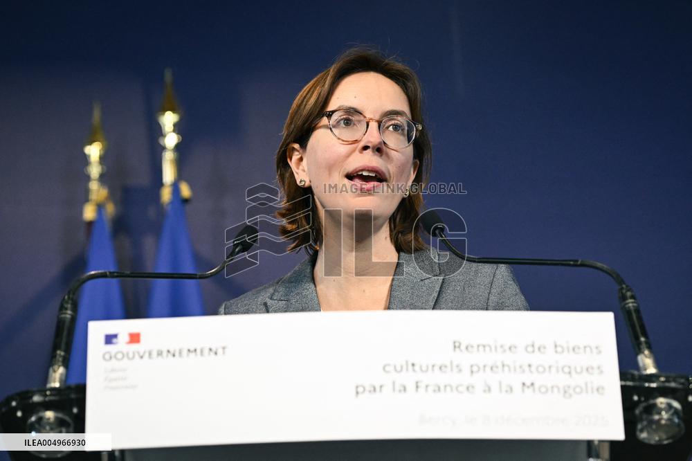 Return of prehistoric cultural property to the Mongolian authorities in Paris FA