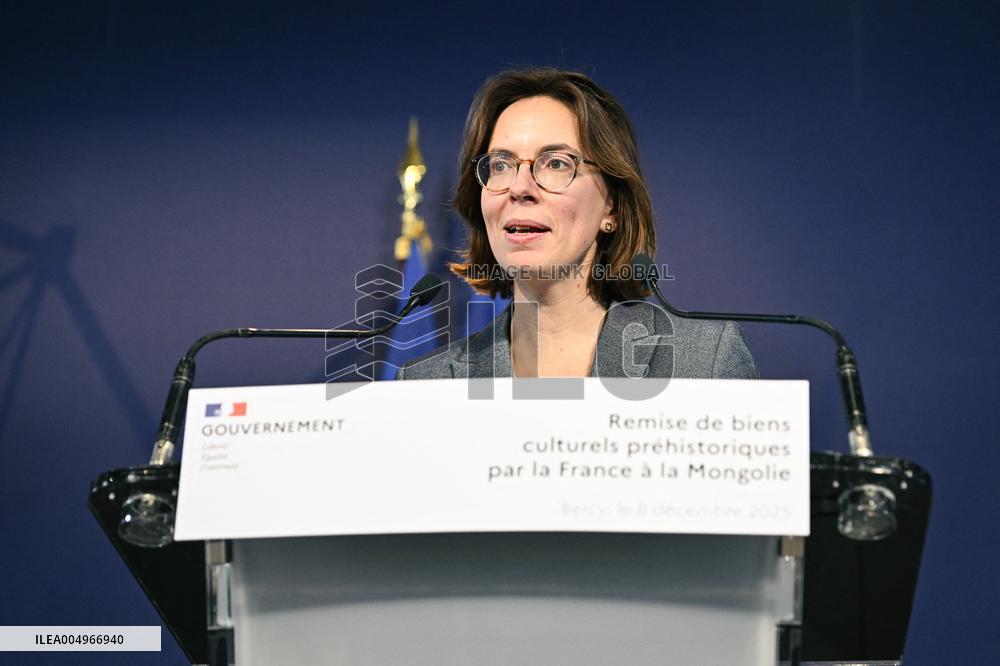 Return of prehistoric cultural property to the Mongolian authorities in Paris FA