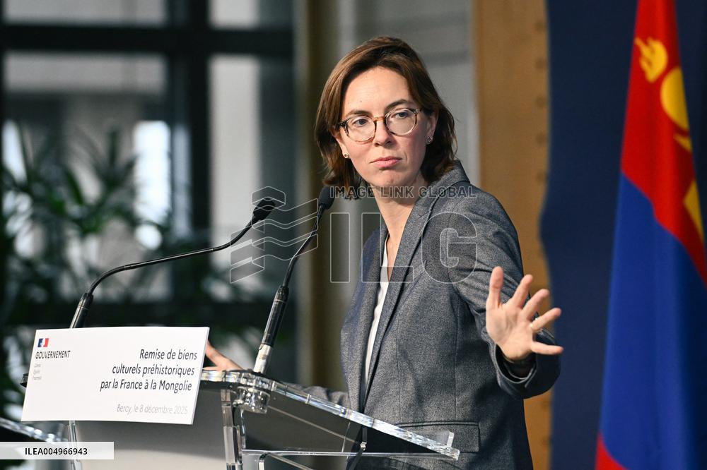 Return of prehistoric cultural property to the Mongolian authorities in Paris FA