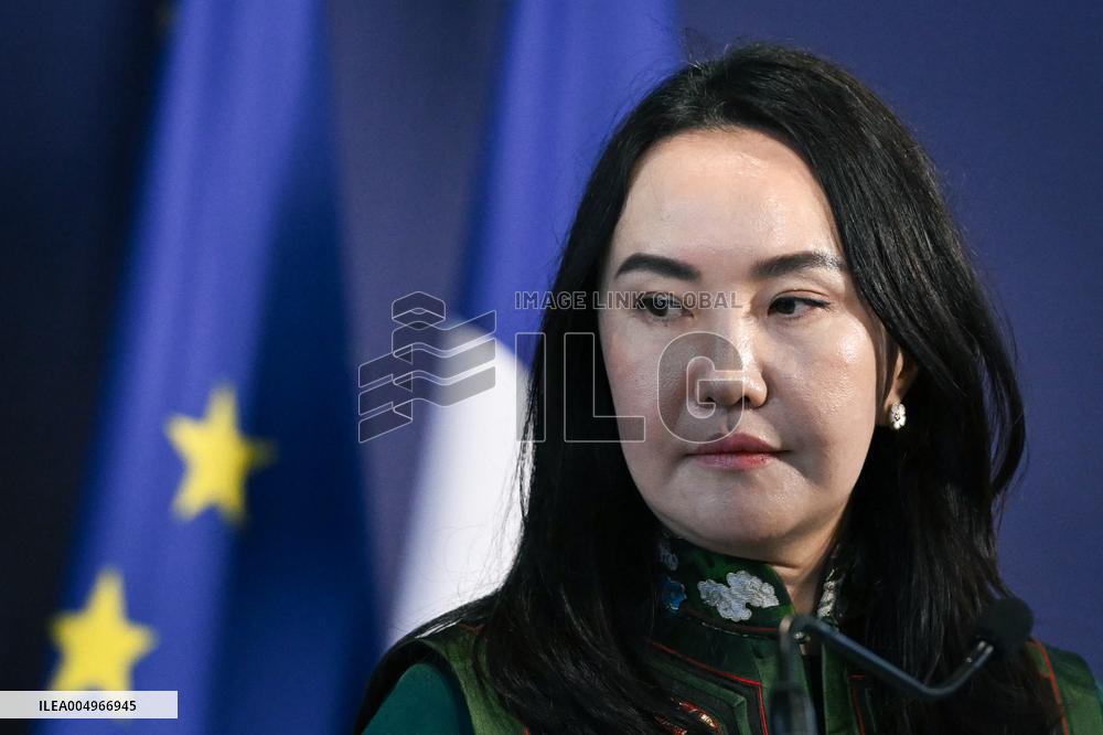 Return of prehistoric cultural property to the Mongolian authorities in Paris FA