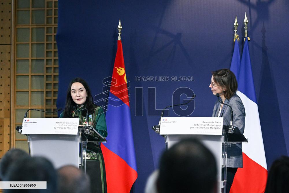 Return of prehistoric cultural property to the Mongolian authorities in Paris FA