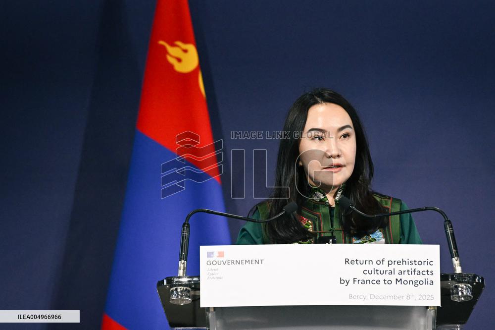 Return of prehistoric cultural property to the Mongolian authorities in Paris FA